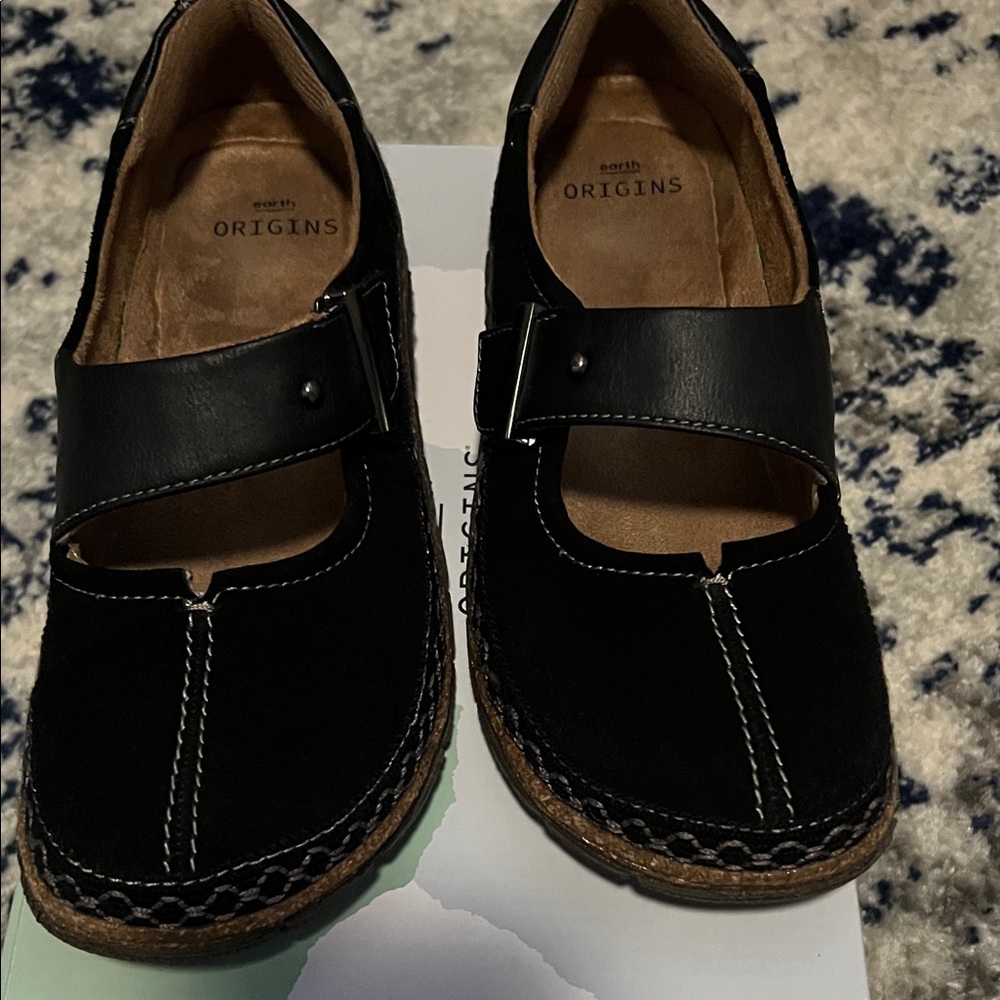 Earth Origins Black Leather Buckle Shoes